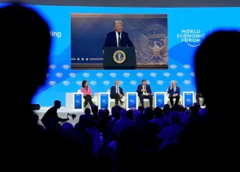 Kriptoda Güç Dengeleri Değişiyor: Trump’ın Davos Mesajı ve Brian Armstrong’un Yeni Stratejisi
