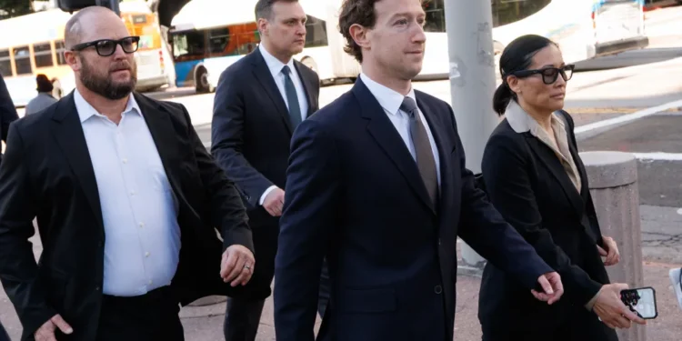 Mark Zuckerberg Mahkemede Ter Döktü: Sosyal Medyanın Gençlere Zararı Mercek Altında