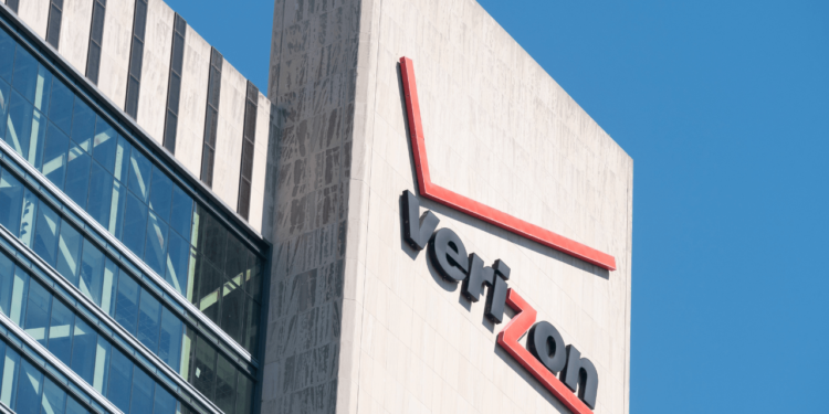Verizon’un Milyar Dolarlık “Karanlık Fiber” Dönüşümü